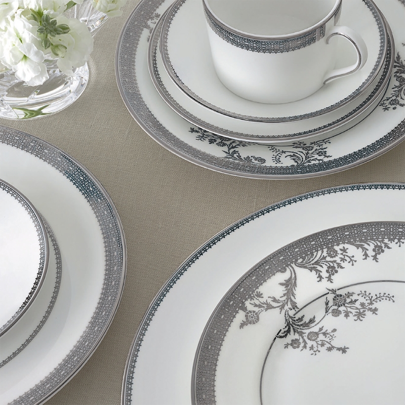 Vera Wang Lace Platinum